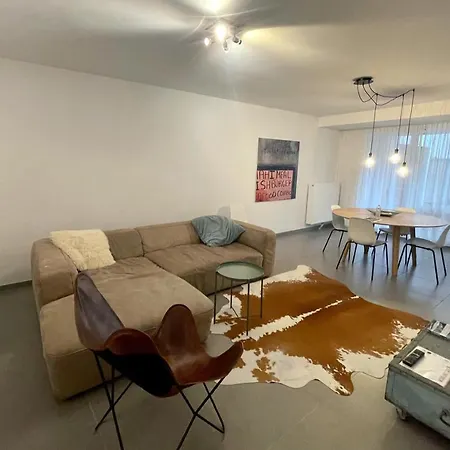 With Free Covered Parking - Center * Gand