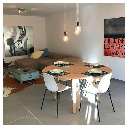 With Free Covered Parking - Center Apartament